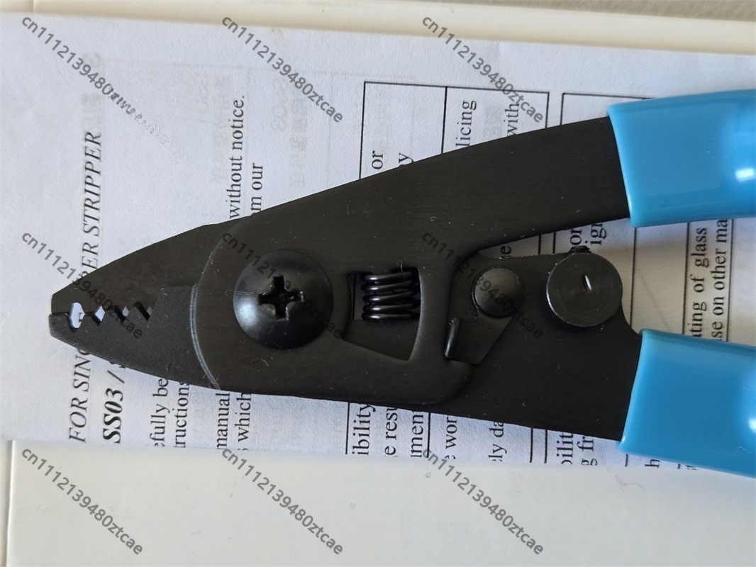 Pinze a 4 Fori per Spellatura  - Multi Tool Plier recensione e prezzo
